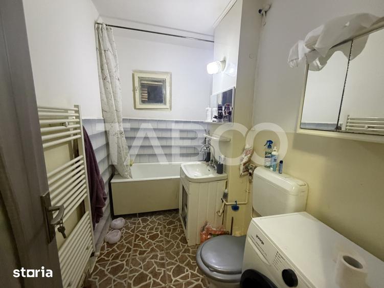 Apartament cu 2 camere decomandat, mobilat în Central