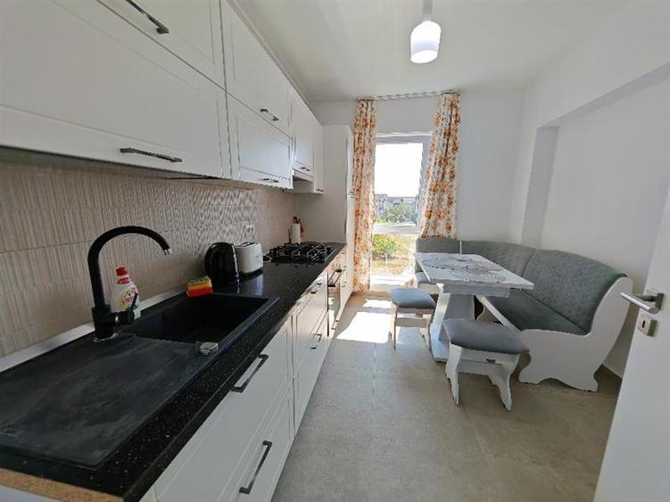 Apartament cu 2 camere decomandat, mobilat în Periferie