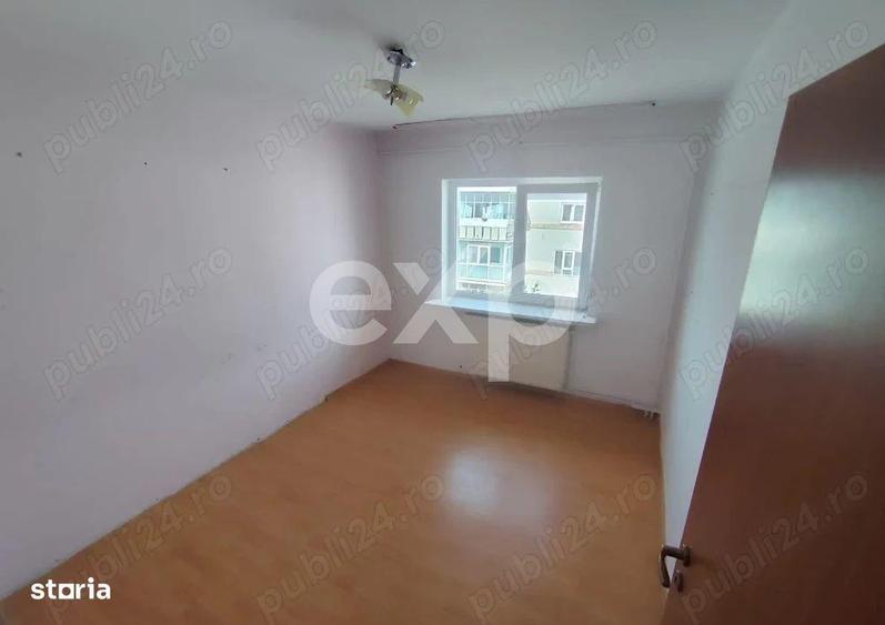 Apartament cu 3 camere decomandat în Banat