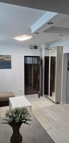 Apartament cu 3 camere decomandat, mobilat în Rahova