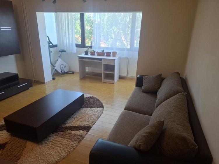 Apartament cu 2 camere decomandat în Bucovina