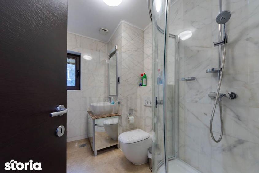 Apartament cu 3 camere decomandat, mobilat în Primăverii
