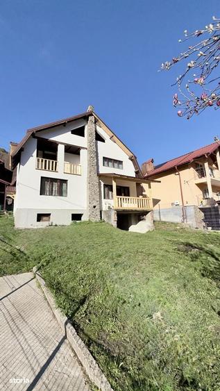 Casă cu 4 camere în Proieni