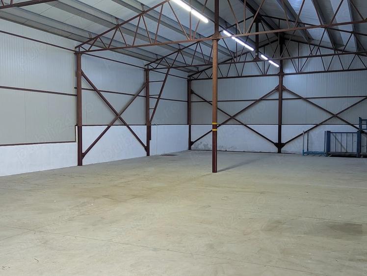 Spațiu comercial, de 300 mp, în Lețcani