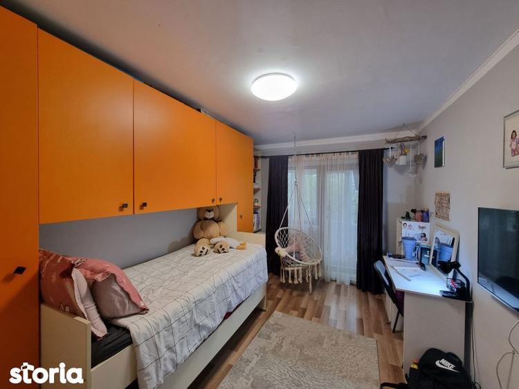 Apartament cu 3 camere decomandat, mobilat în Mioriței