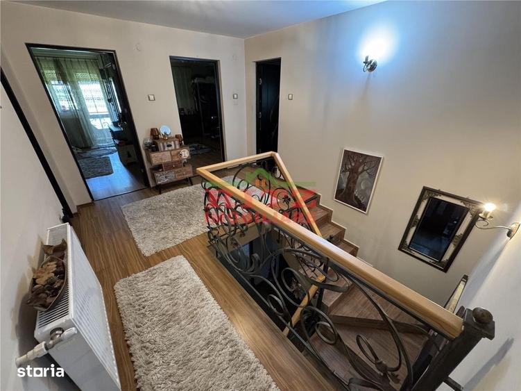 Casă cu 4 camere în Central