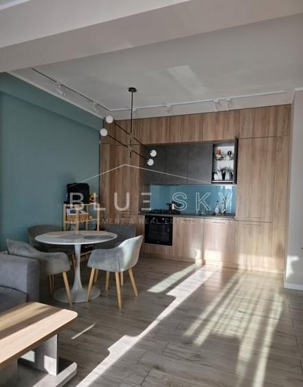 Apartament cu 3 camere decomandat, mobilat în Delfinariu