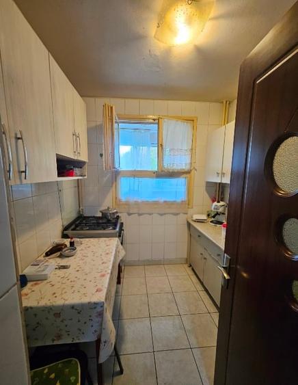 Apartament cu 3 camere decomandat în Pantelimon
