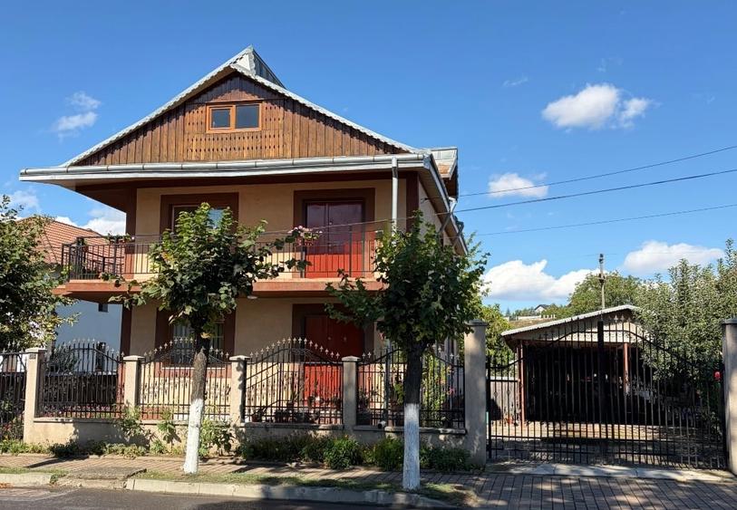 Casă individuală cu 5 camere cu Canalizare în Central