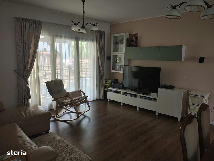 Casă cu 4 camere cu Teren 275 Mp în Florești