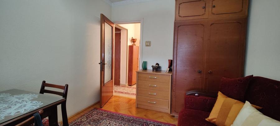 Apartament cu 4 camere decomandat în Crângași