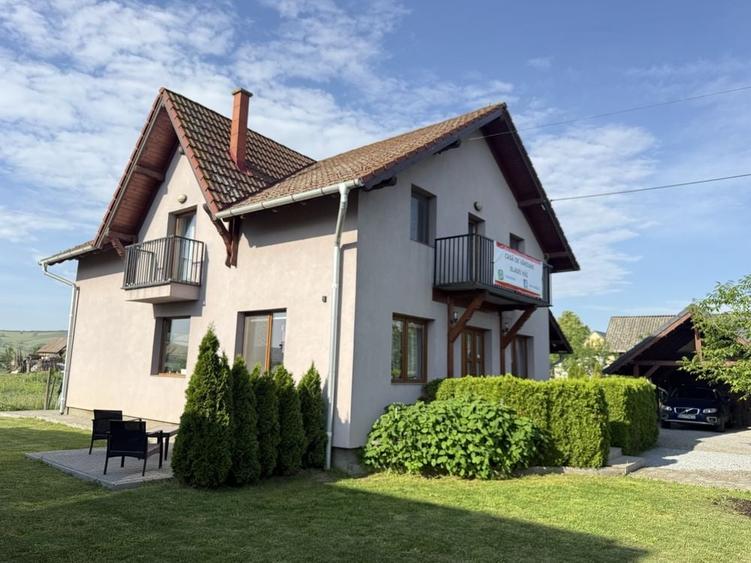 Casă cu 4 camere în Crăciunești