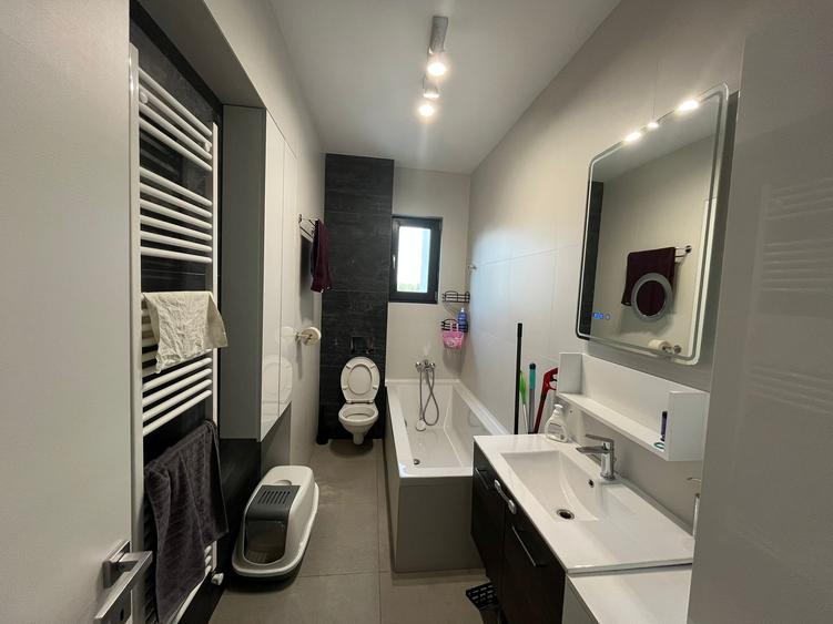 Apartament cu 3 camere decomandat, mobilat în Brâncoveanu