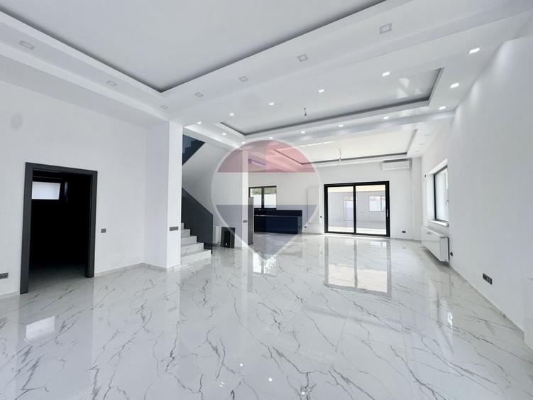 Casă individuală cu 6 camere cu Teren 422 Mp în Pipera