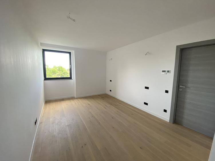 Apartament cu 3 camere decomandat în Floreasca