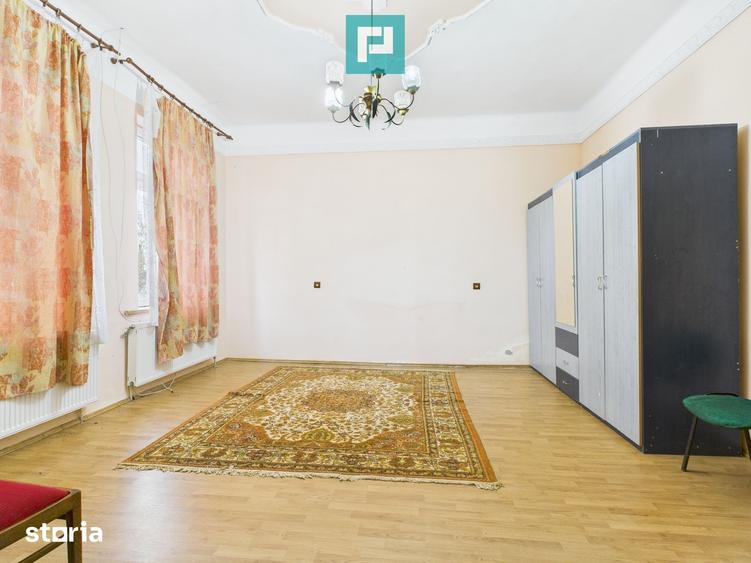 Casă cu 7 camere cu Teren 2703 Mp în Mașloc