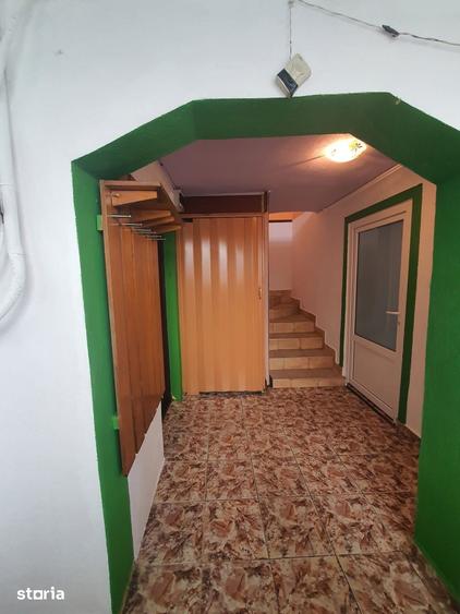 Casă cu 6 camere cu Teren 198 Mp în Berceni