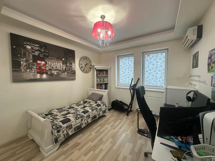 Apartament cu 4 camere decomandat, mobilat în Ferdinand