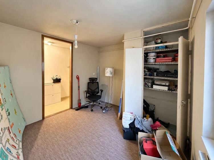 Apartament cu 2 camere semidecomandat, mobilat în Buziașului