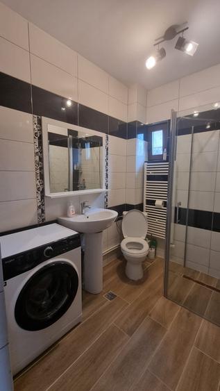 Duplex cu 6 camere cu Canalizare în Moara de Vânt