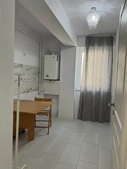 Apartament cu 3 camere semidecomandat în Cug