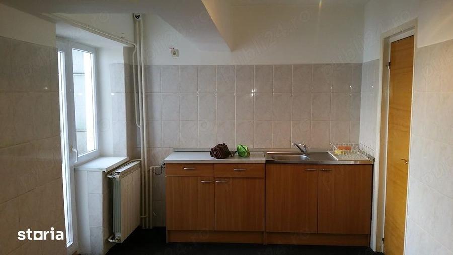 Apartament cu 4 camere în Centrul Civic