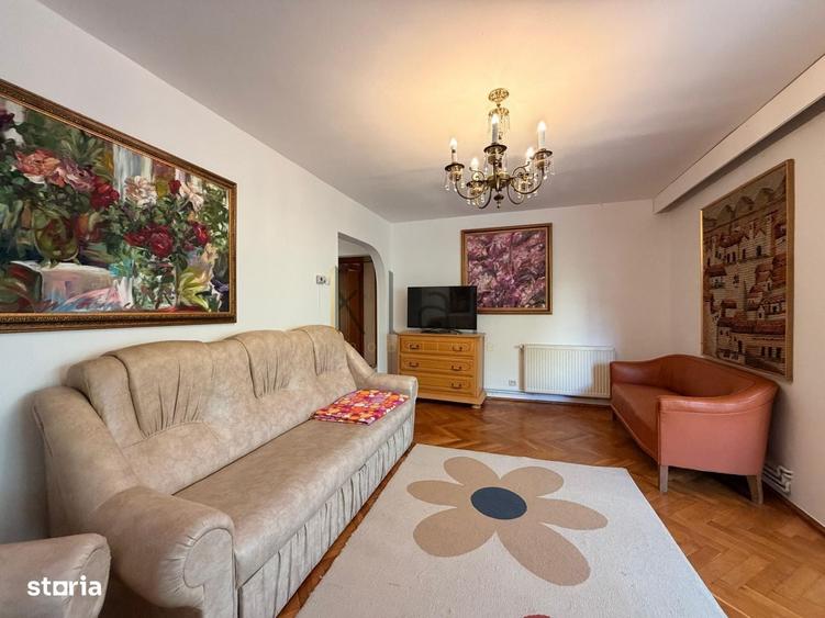 Apartament cu 3 camere decomandat în Zorilor