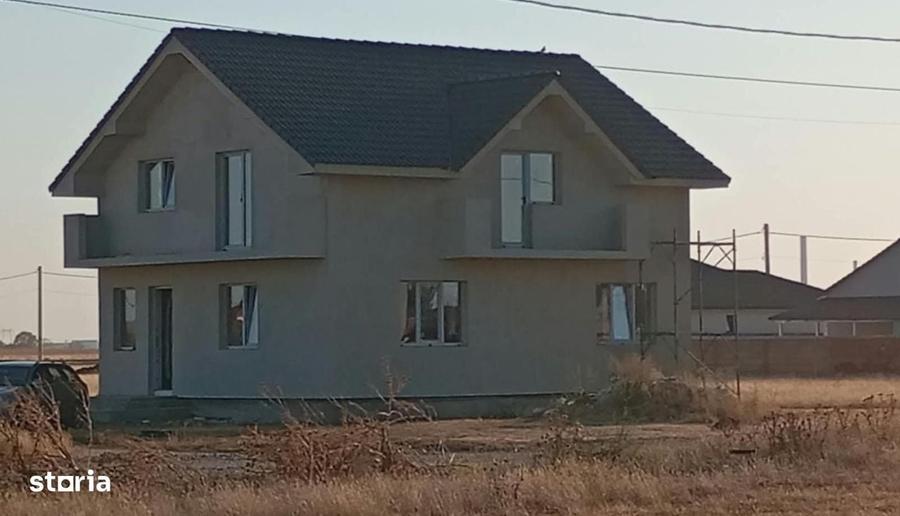 Casă cu 4 camere în Central