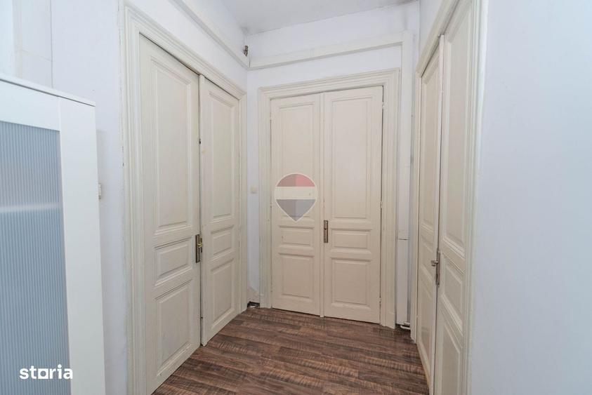 Apartament cu 3 camere semidecomandat în Parcul Carol