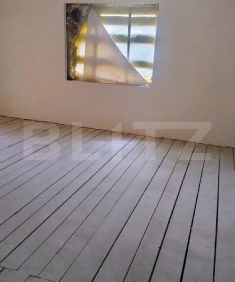 Casă cu 5 camere cu Teren 100 Mp în Central