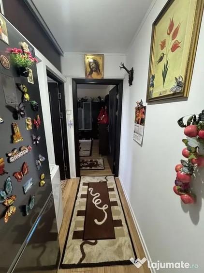 Apartament cu 2 camere semidecomandat în Km 4