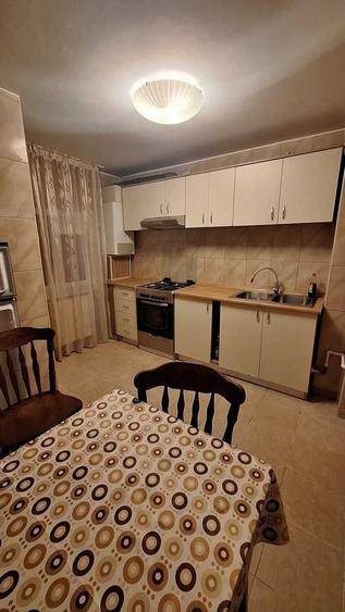 Apartament cu 3 camere decomandat în Popoveni