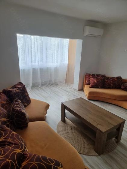 Apartament cu 2 camere semidecomandat în Soarelui