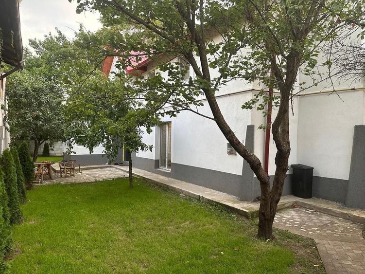 Casă cu 4 camere în Central