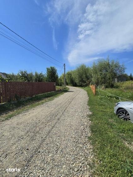 Teren de 4000 mp, în Traian