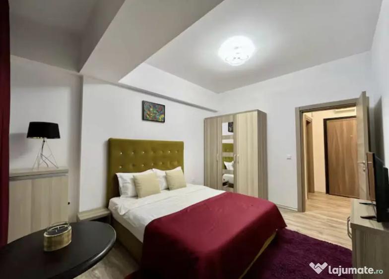 Apartament cu 3 camere semidecomandat în Nord