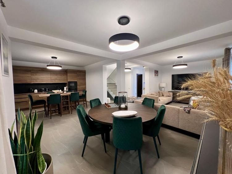 Duplex cu 4 camere cu Canalizare în Dezmir