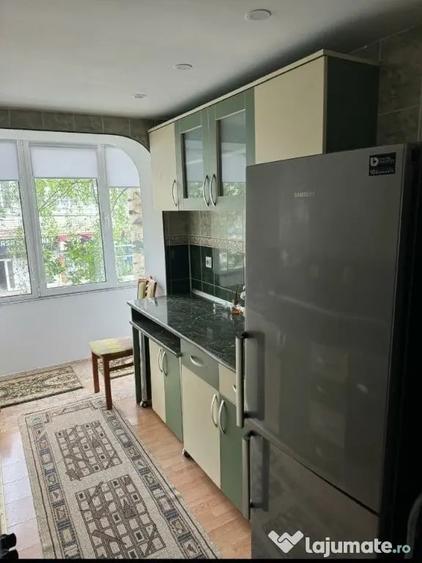Apartament cu 3 camere semidecomandat în Ultracentral