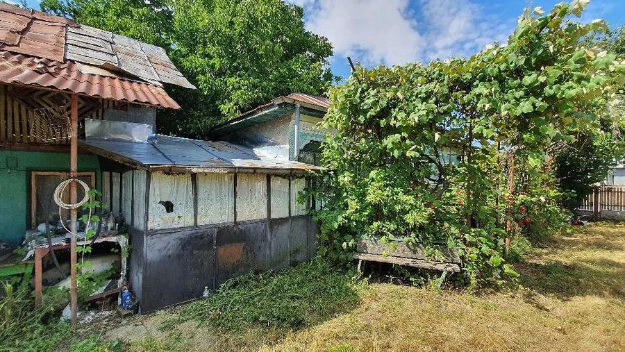 Teren de 6378 mp, în Brăteștii de Jos