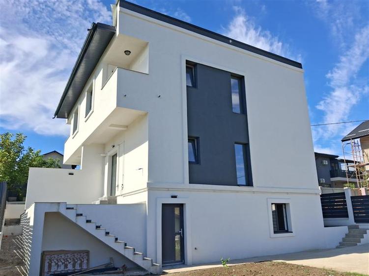 Vila  de vanzare  Rediu, - 1