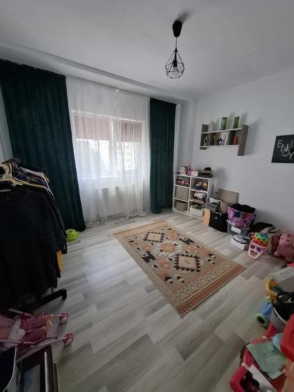 Vand urgent apartament cu 3 camere confort 1 semidecomandat - 6