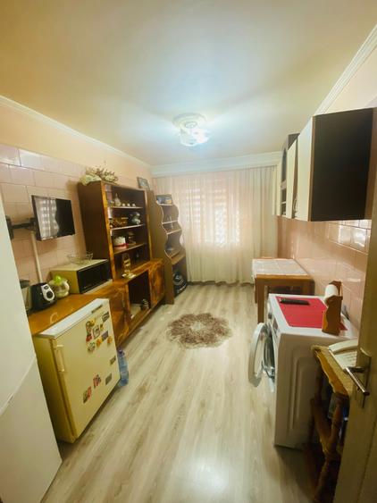 Inchiriere apartament 3 cam transformat in 2 cam - 5