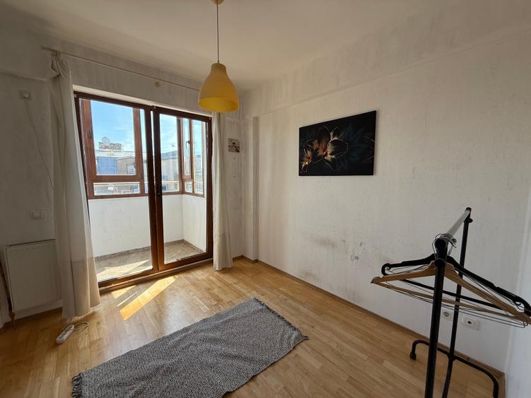 Apartament cu 2 camere semidecomandat în Calea Călărașilor