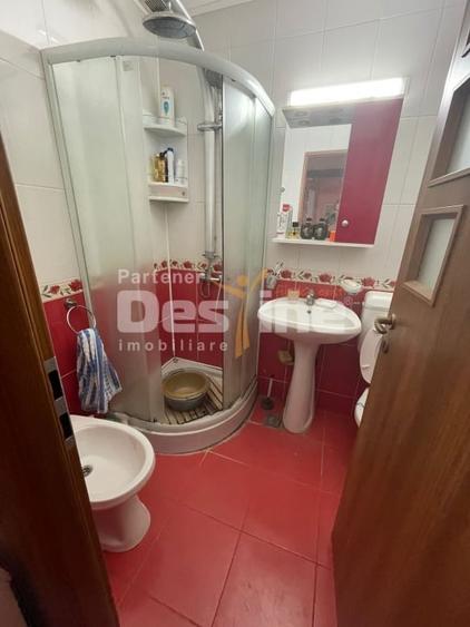 Apartament cu 3 camere decomandat, mobilat în Drumul Taberei