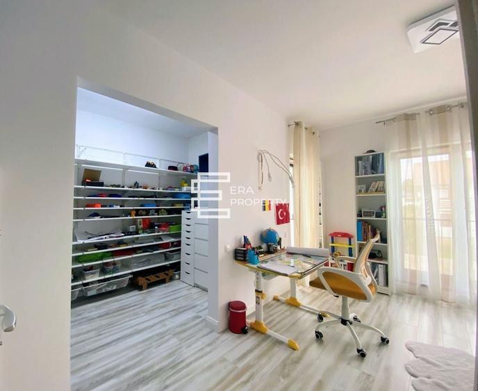 Casă individuală cu 5 camere cu Canalizare în Sud