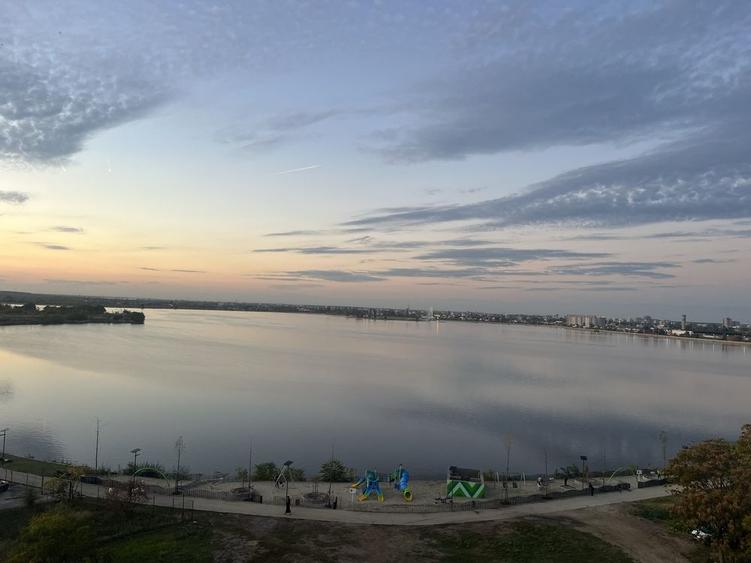 Garsonieră decomandată în Lacul Morii