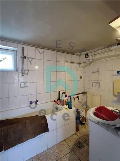 Apartament cu 5 camere semidecomandat în Brașovul Vechi