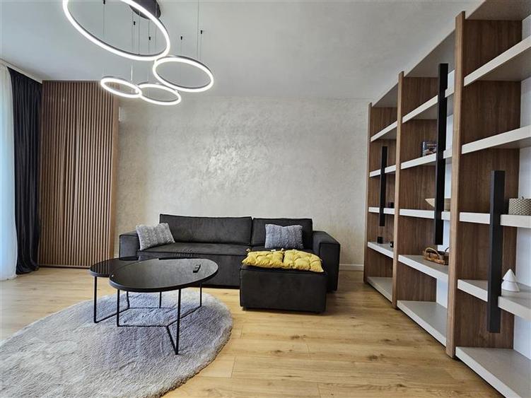 Apartament cu 2 camere decomandat, mobilat în Blumăna