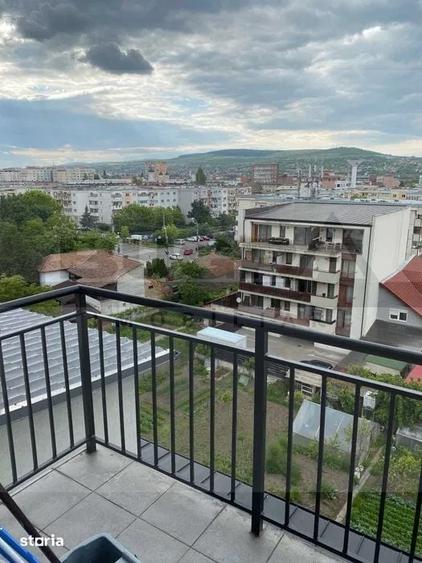 Apartament o camera, 42mp, balcon, etaj intermediar, zona 21 Decembrie - 3