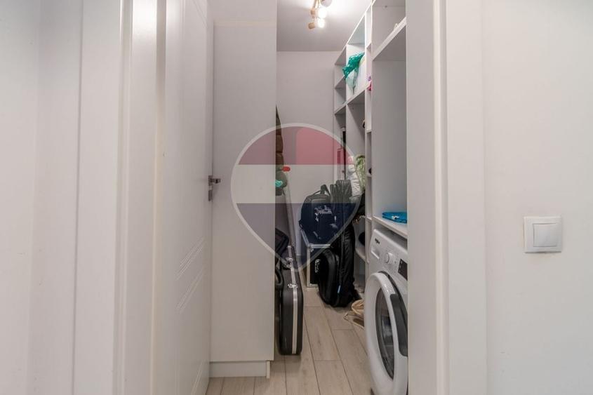 Apartament cu 2 camere semidecomandat, mobilat în Borhanci